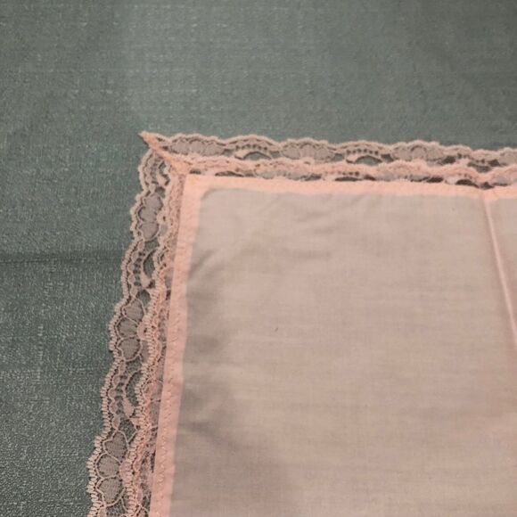 Vintage 1960s Handmade Ladies Lacy Handkerchief in Soft Peach w/Roses, Ribbon - Picture 7 of 9
